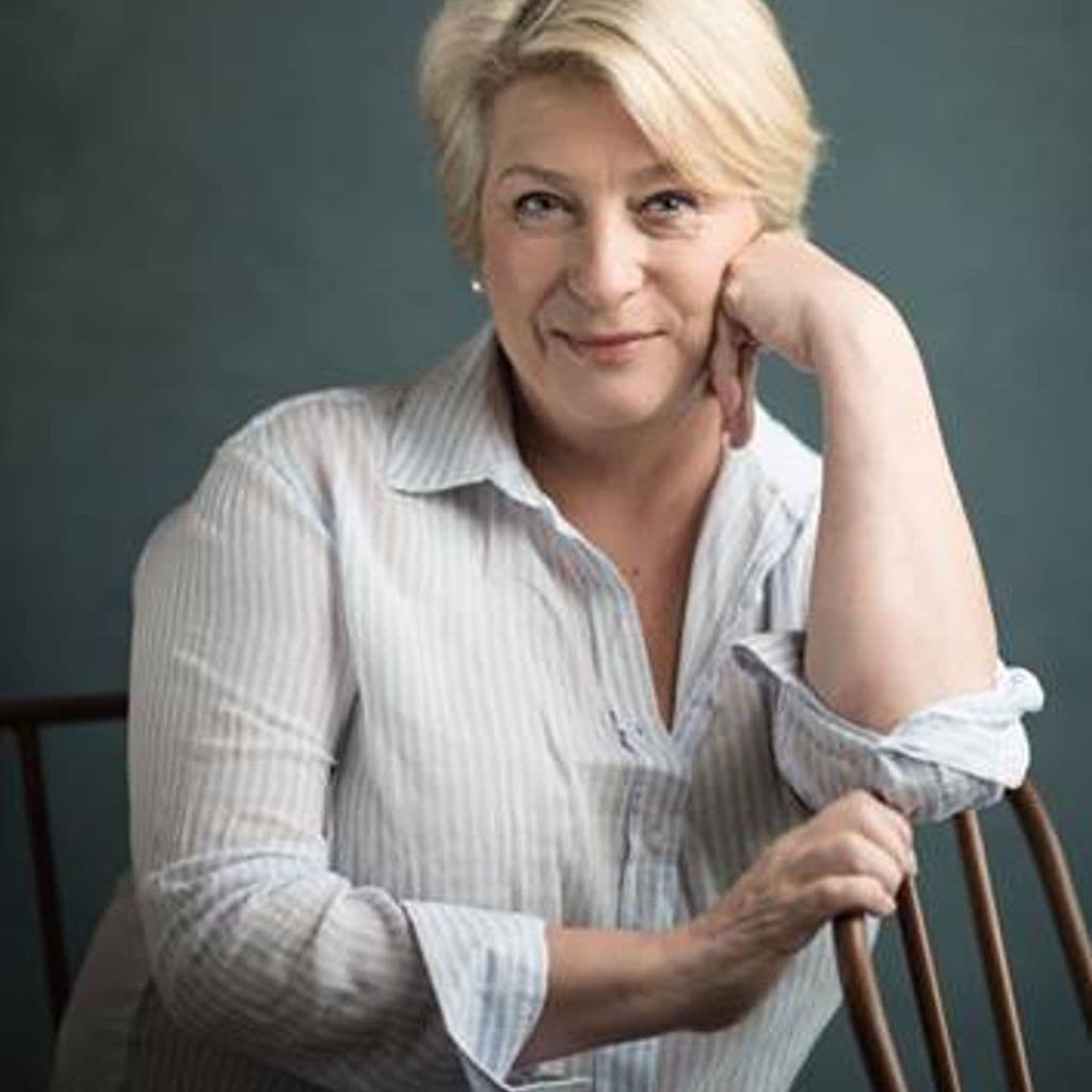 Caroline Quentin headshot